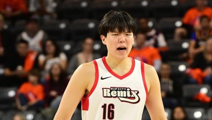 开云体育-轰31+8创生涯纪录！杨瀚森闪耀G联赛：16中14太准，大秀勾手绝活